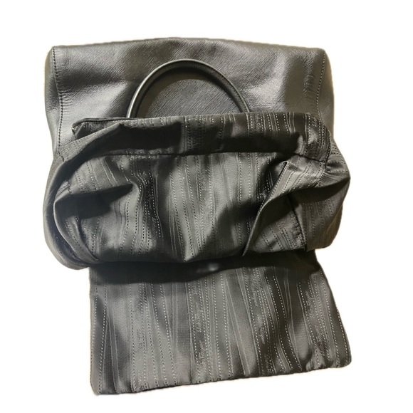 Salvatore Ferragamo Gancini Shoulder Bag GG-21D940 Black Leather - Picture 10 of 15